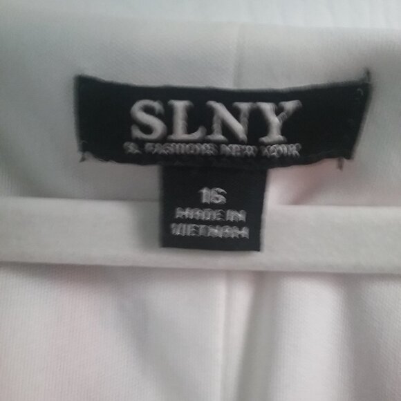 Dress - Picture 3 of 3